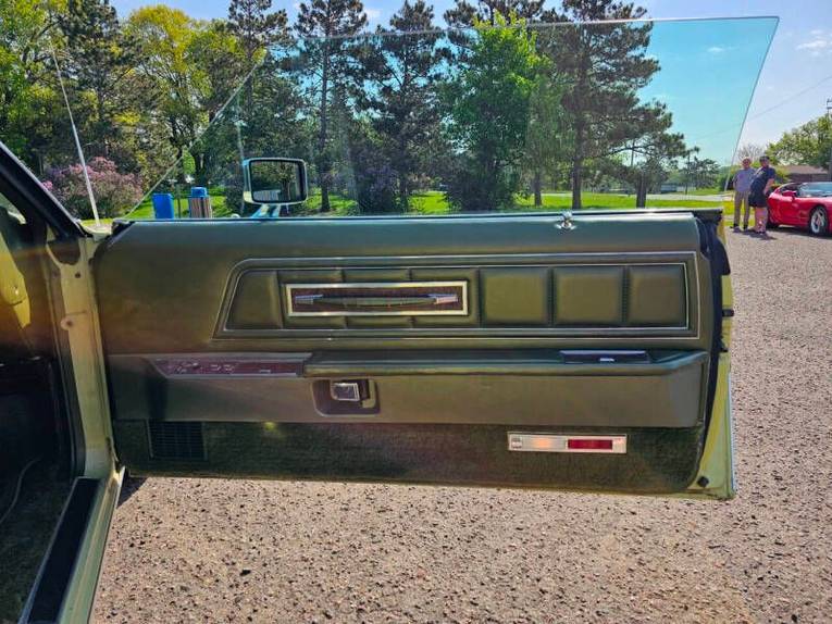 Lincoln-Mark-v-1975-Light-Green-Green-23