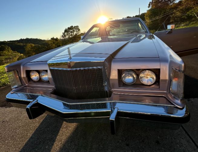 Lincoln-Mark-v-1979-Light-Metallic-Red-13