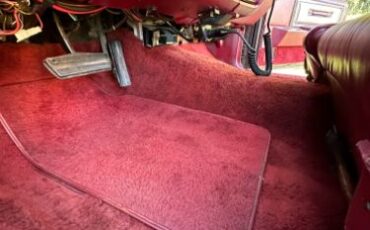 Lincoln-Mark-v-1979-Light-Metallic-Red-17