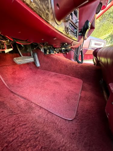 Lincoln-Mark-v-1979-Light-Metallic-Red-17