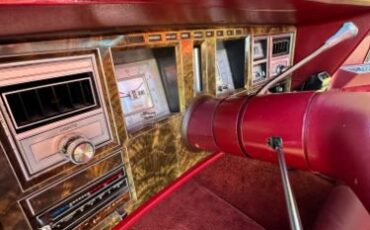 Lincoln-Mark-v-1979-Light-Metallic-Red-19