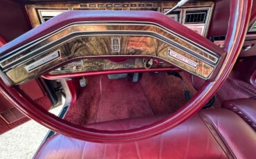 Lincoln-Mark-v-1979-Light-Metallic-Red-20