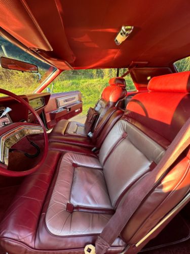 Lincoln-Mark-v-1979-Light-Metallic-Red-21