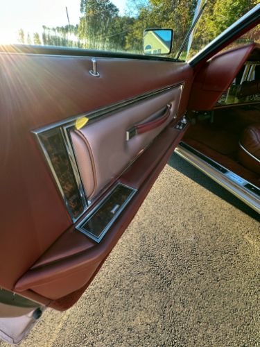 Lincoln-Mark-v-1979-Light-Metallic-Red-23