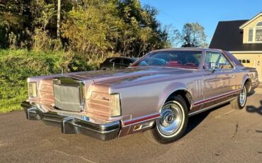 Lincoln-Mark-v-1979-Light-Metallic-Red-32