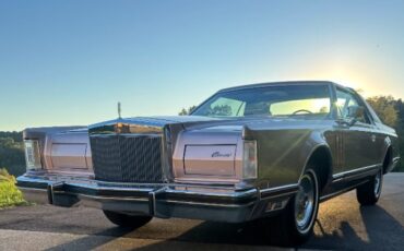 Lincoln-Mark-v-1979-Light-Metallic-Red-35