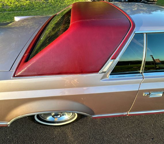 Lincoln-Mark-v-1979-Light-Metallic-Red-9