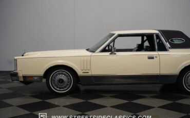 Lincoln-Mark-vi-1982-Pastel-French-Vanill-Blue-24