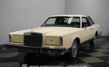Lincoln-Mark-vi-1982-Pastel-French-Vanill-Blue-4