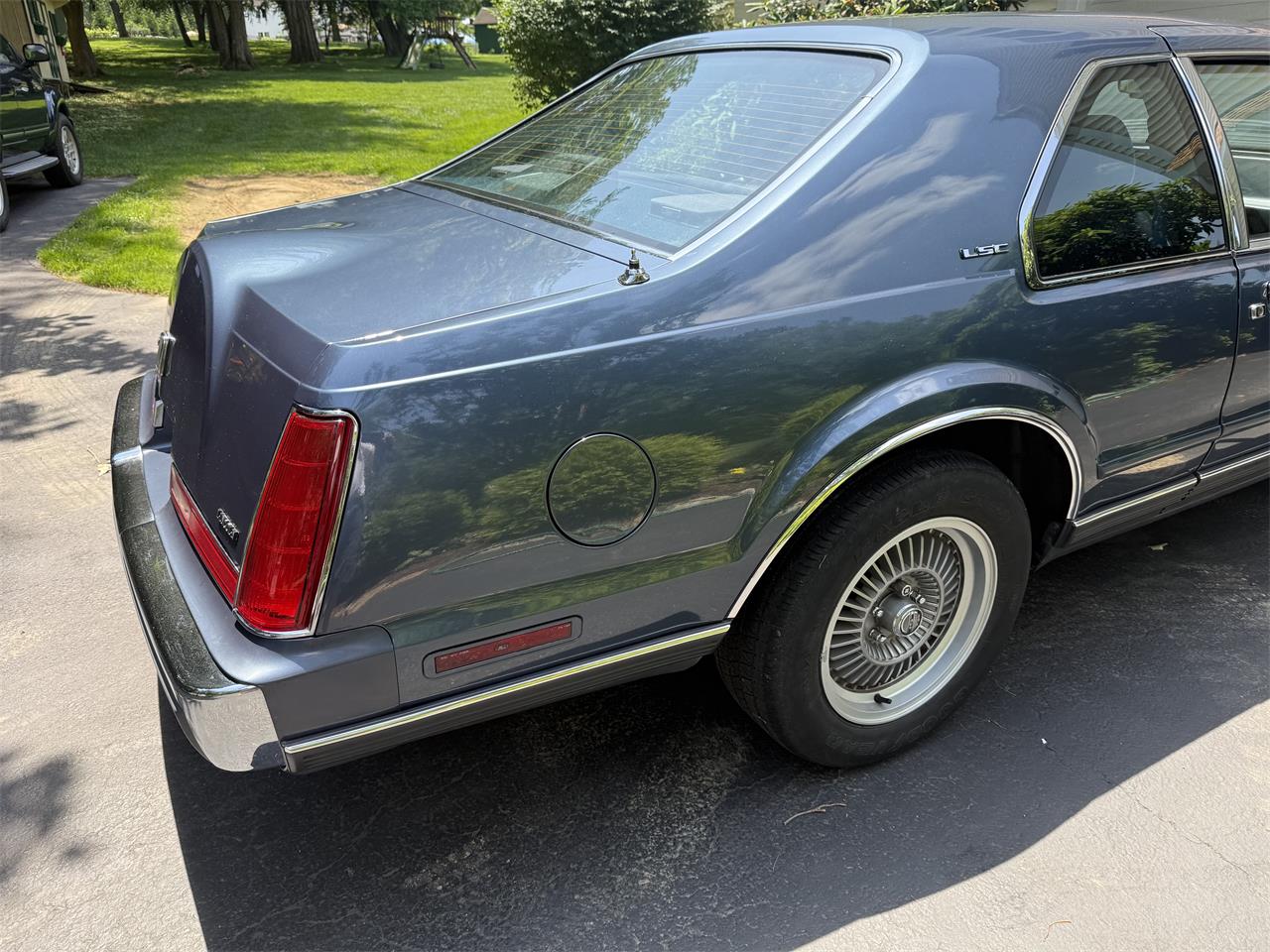 Lincoln-Mark-vii-1988-Blue-Blue-3