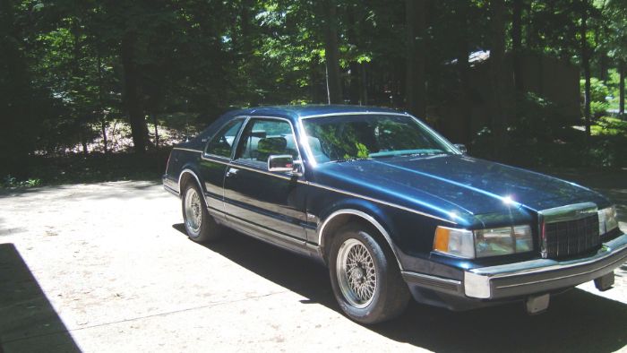 Lincoln-Mark-vii-1990-Blue-10
