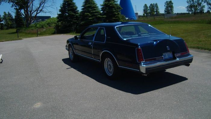Lincoln-Mark-vii-1990-Blue-3