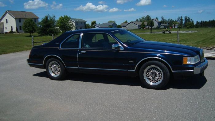 Lincoln-Mark-vii-1990-Blue-4