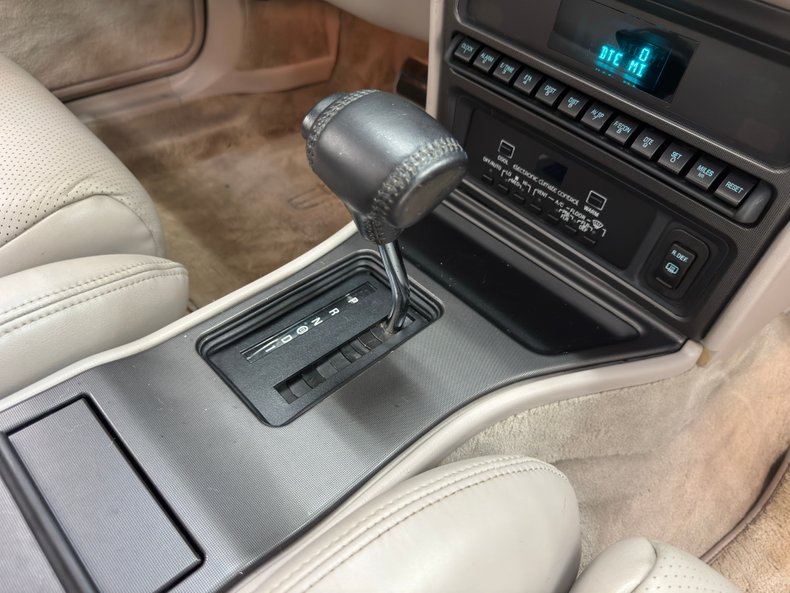 Lincoln-Mark-vii-1991-Titanium-Frost-Metal-Gray-40