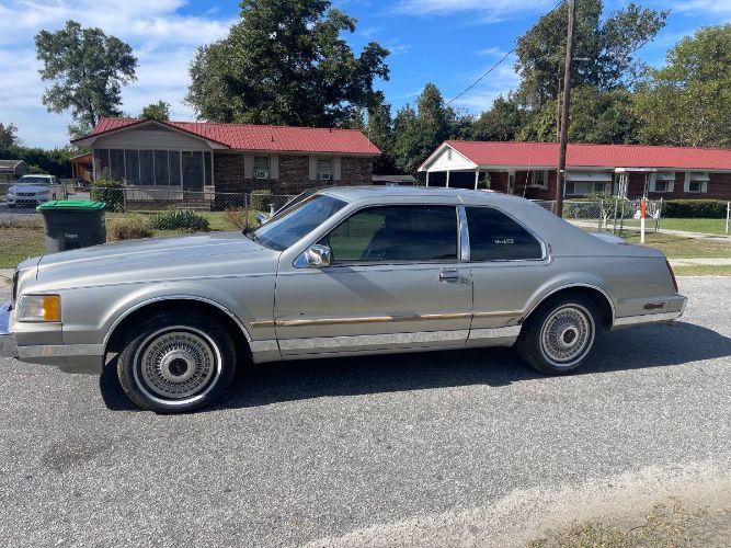 Lincoln-Mark-viii-1988