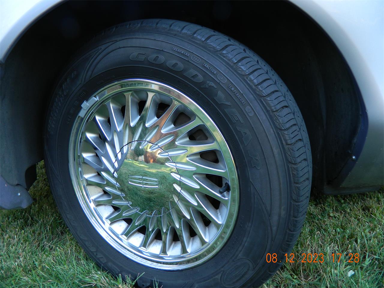 Lincoln-Mark-viii-1994-Amethyst-Clearcoat-Gray-1