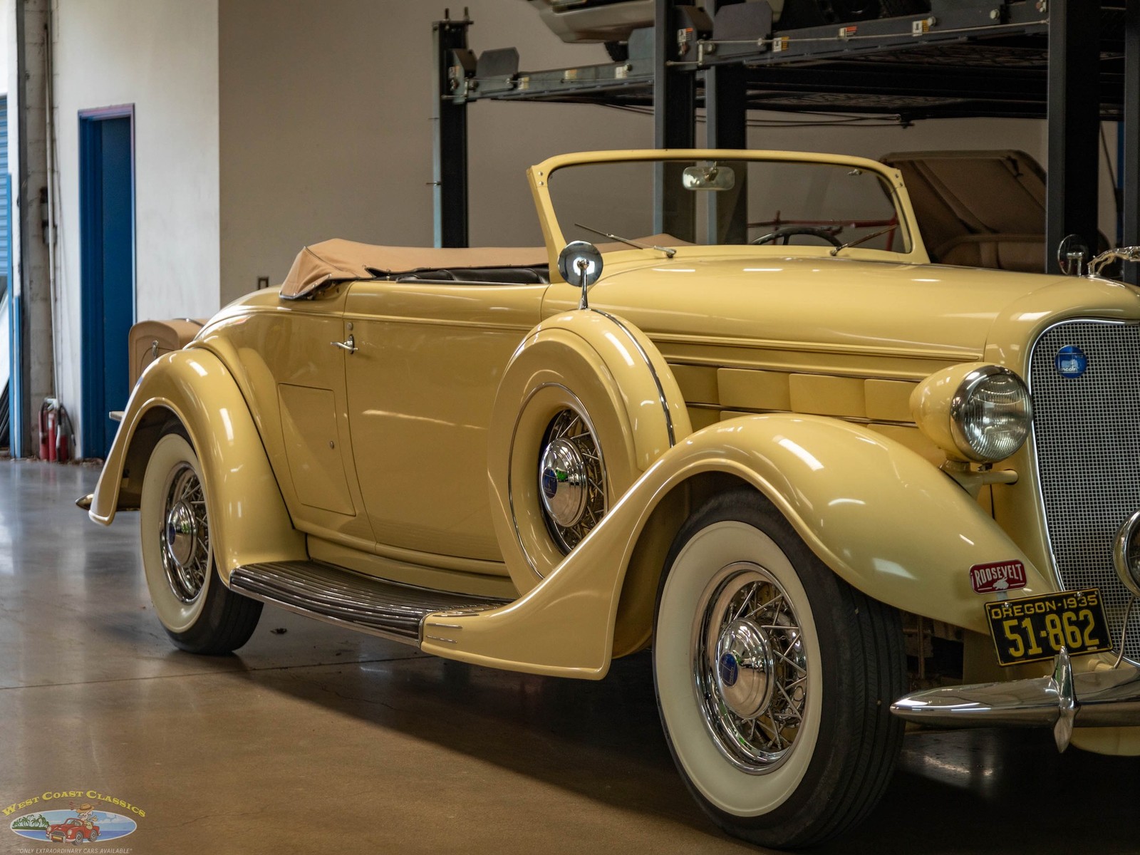 Lincoln-Model-K-V12-Le-Baron-Roadster-1935-2-Door-Roadster-Convertible-10
