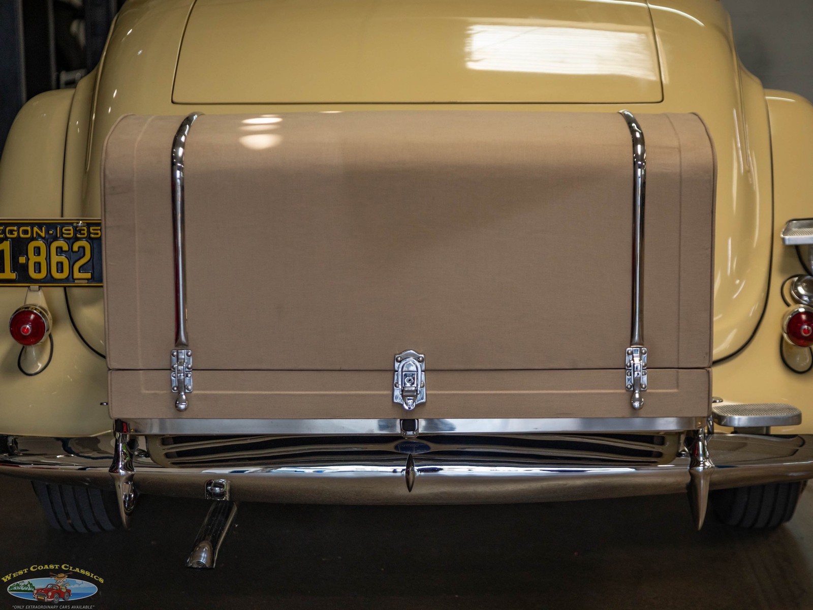 Lincoln-Model-K-V12-Le-Baron-Roadster-1935-2-Door-Roadster-Convertible-18