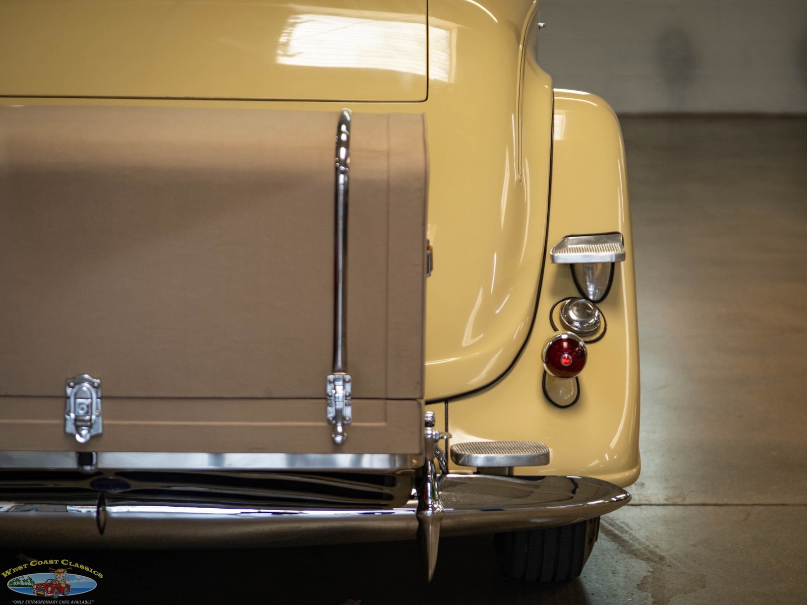 Lincoln-Model-K-V12-Le-Baron-Roadster-1935-2-Door-Roadster-Convertible-19