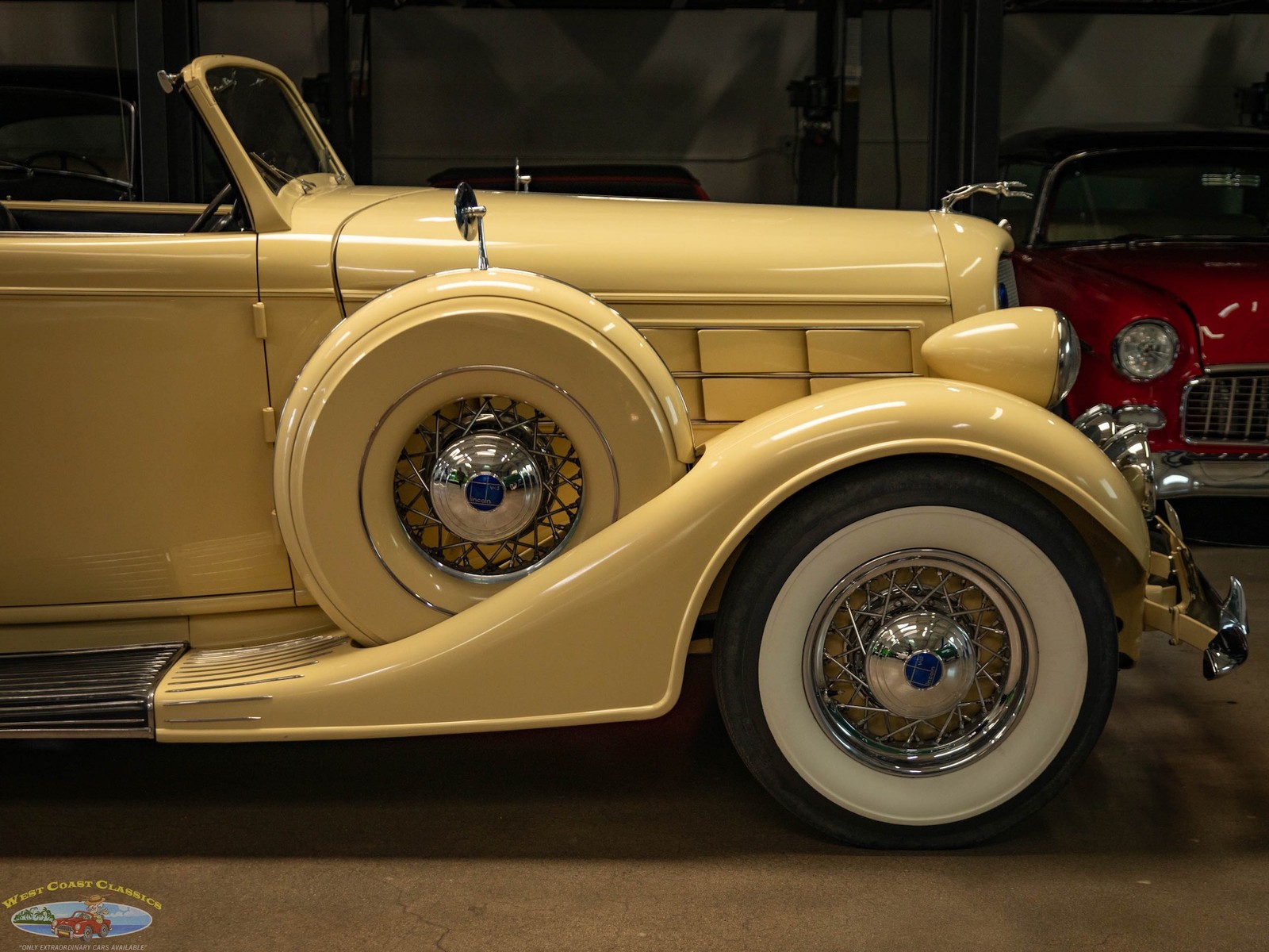 Lincoln-Model-K-V12-Le-Baron-Roadster-1935-2-Door-Roadster-Convertible-3