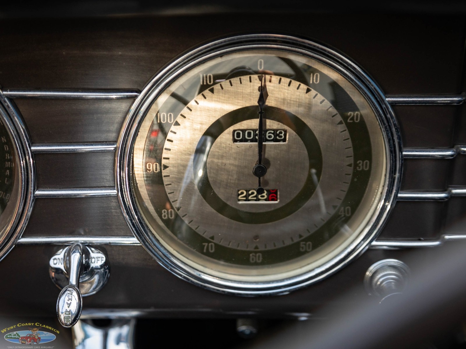 Lincoln-Model-K-V12-Le-Baron-Roadster-1935-2-Door-Roadster-Convertible-35