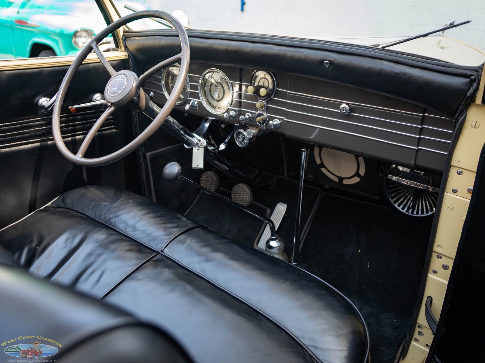 Lincoln-Model-K-V12-Le-Baron-Roadster-1935-2-Door-Roadster-Convertible-39