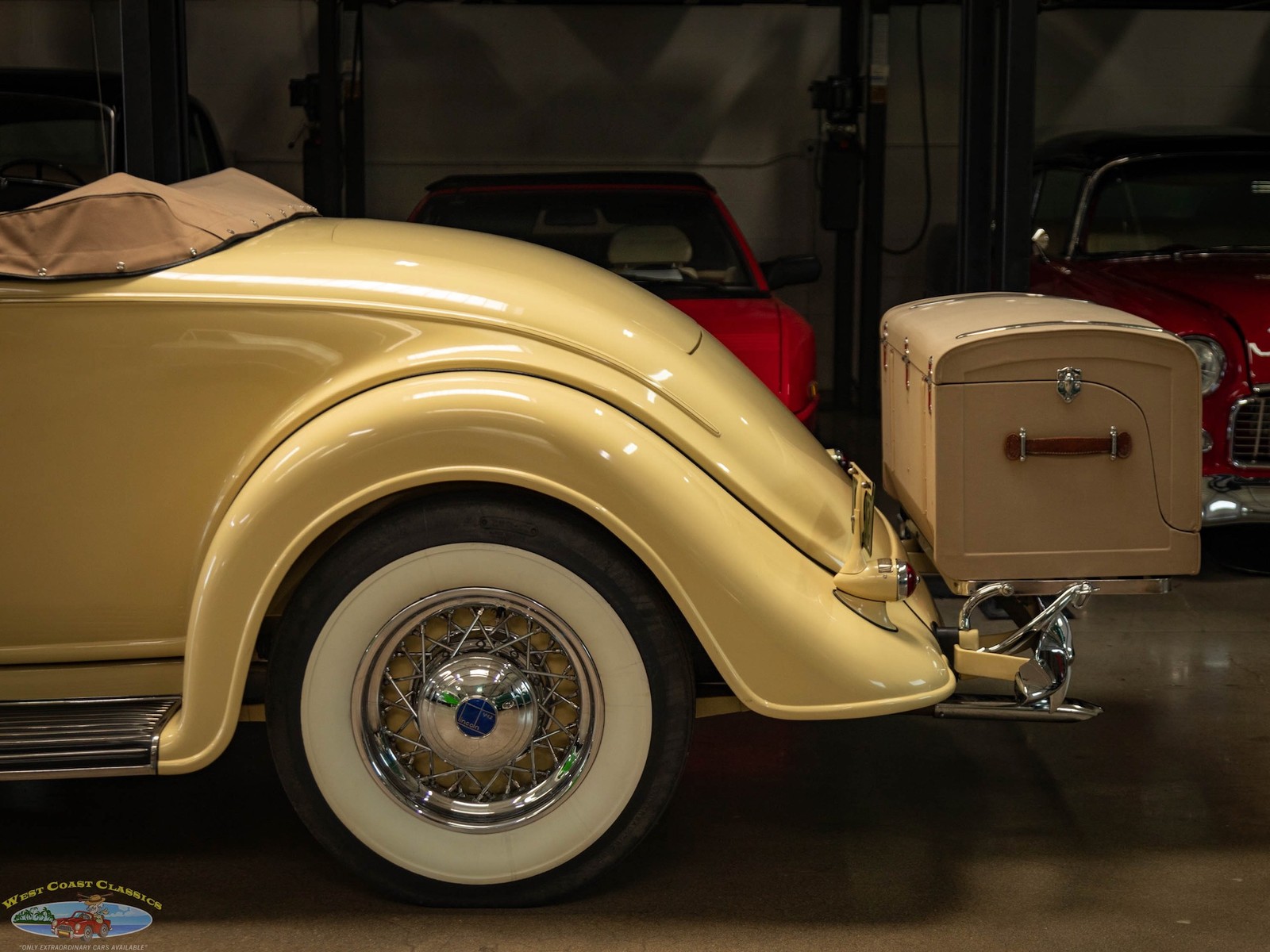 Lincoln-Model-K-V12-Le-Baron-Roadster-1935-2-Door-Roadster-Convertible-6
