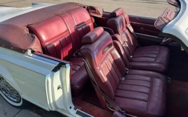 Lincoln-Other-1977-White-Red-5