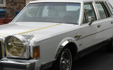 Lincoln-Other-1989-White-17