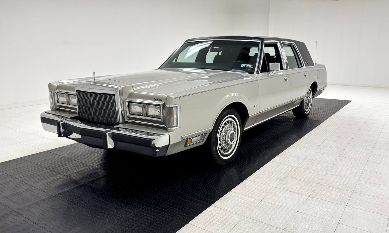 Lincoln Town Car 1988 Sedan