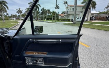 Lincoln-Town-Car-1989-Sedan-15