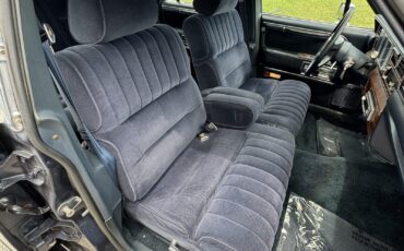 Lincoln-Town-Car-1989-Sedan-16