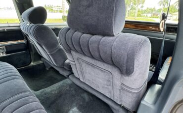Lincoln-Town-Car-1989-Sedan-17