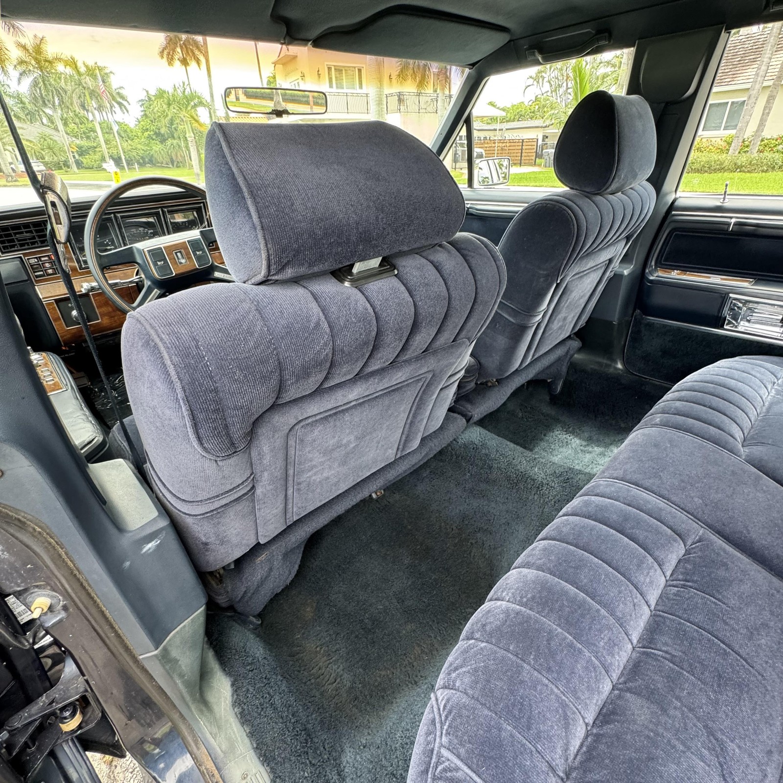 Lincoln-Town-Car-1989-Sedan-20