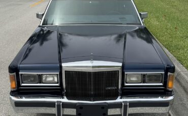 Lincoln-Town-Car-1989-Sedan-3