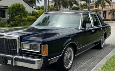 Lincoln-Town-Car-1989-Sedan-4