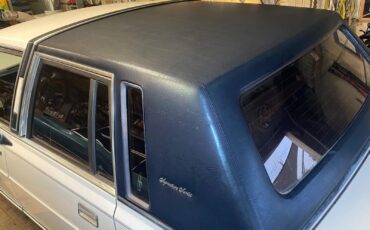 Lincoln-Town-Car-1989-Sedan-4