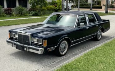Lincoln-Town-Car-1989-Sedan-5