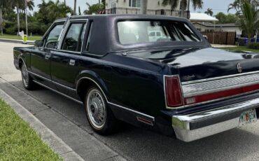 Lincoln-Town-Car-1989-Sedan-8
