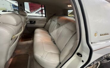 Lincoln-Town-Car-1992-Signature-President-11
