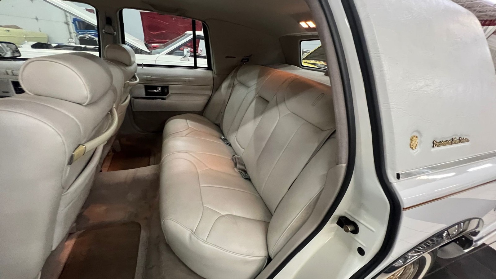 Lincoln-Town-Car-1992-Signature-President-11