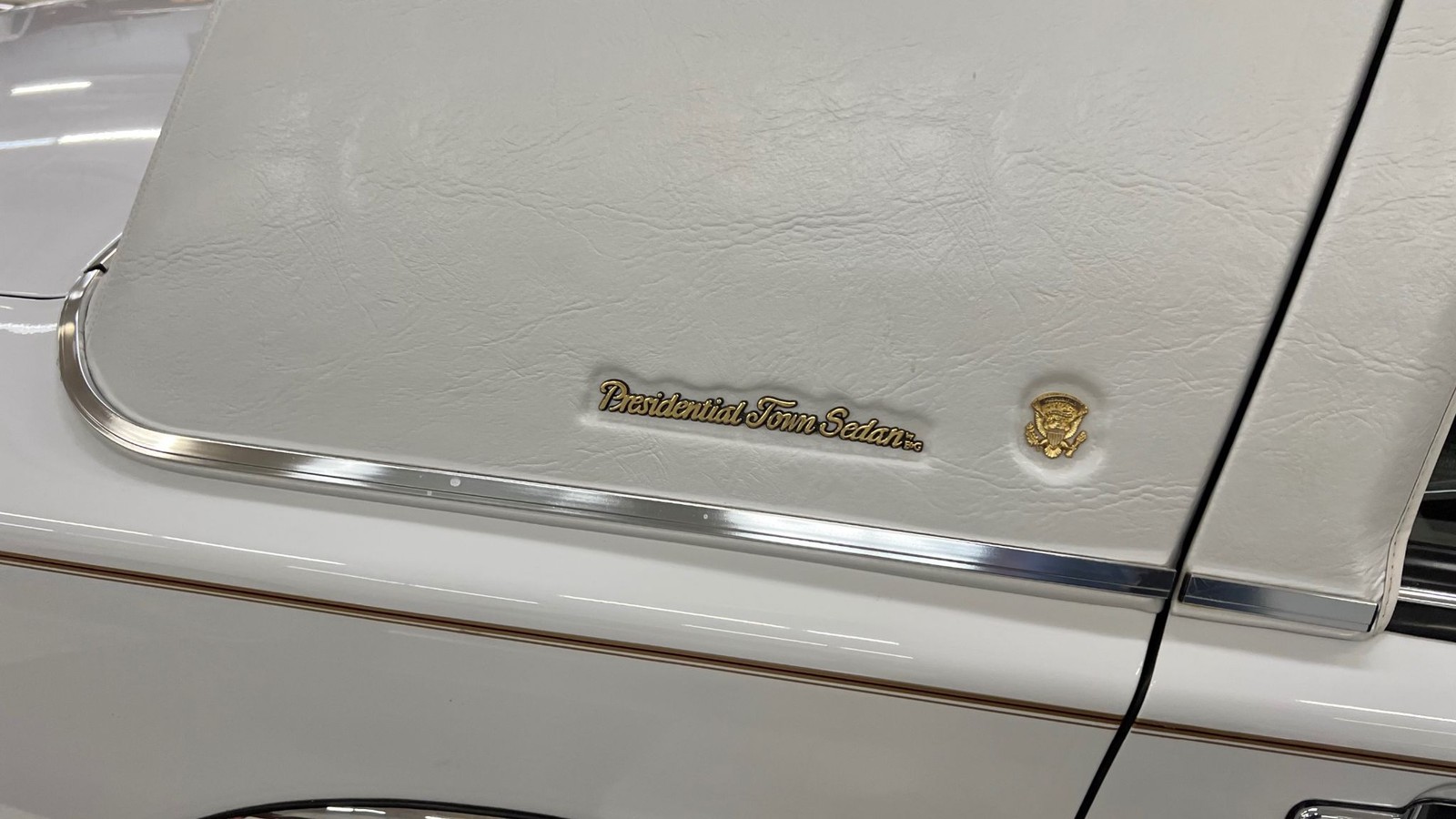 Lincoln-Town-Car-1992-Signature-President-23