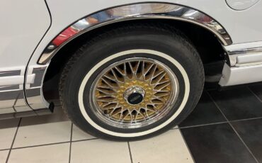 Lincoln-Town-Car-1992-Signature-President-26