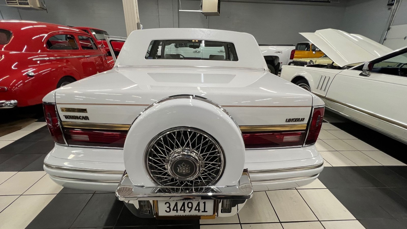 Lincoln-Town-Car-1992-Signature-President-3