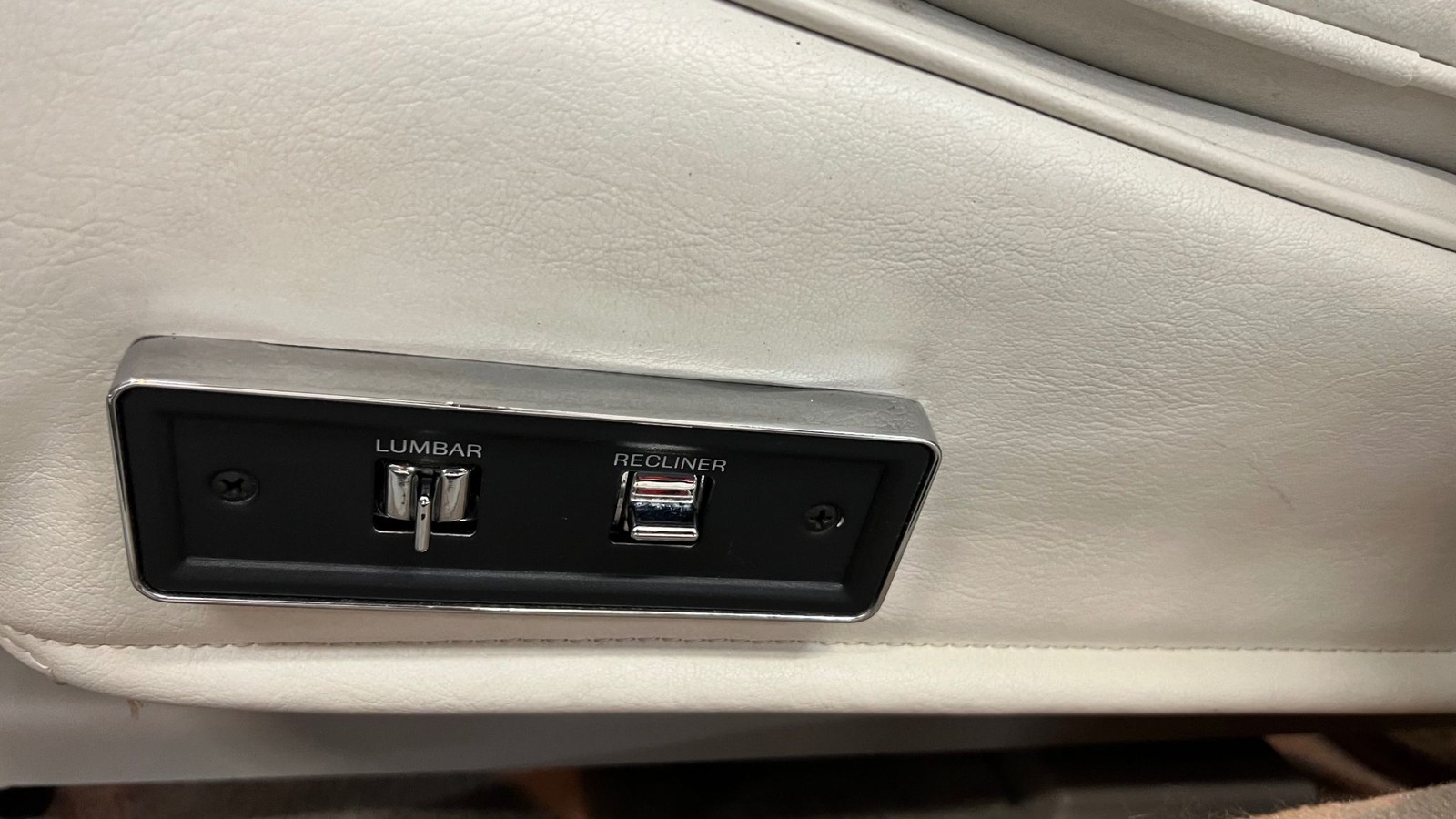 Lincoln-Town-Car-1992-Signature-President-30