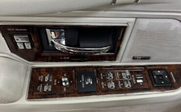Lincoln-Town-Car-1992-Signature-President-31
