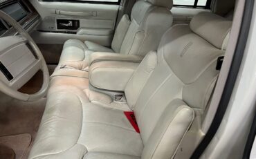 Lincoln-Town-Car-1992-Signature-President-5