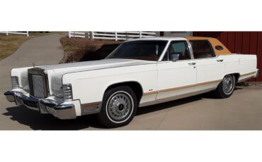 Lincoln-Town-car-1978-White-Gold-1
