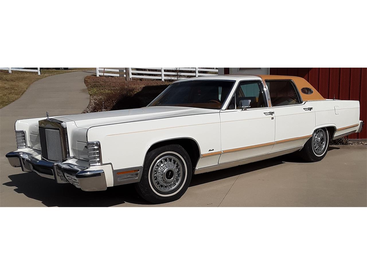 Lincoln-Town-car-1978-White-Gold-1