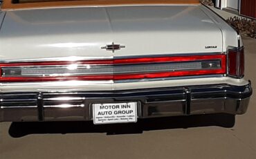 Lincoln-Town-car-1978-White-Gold-3